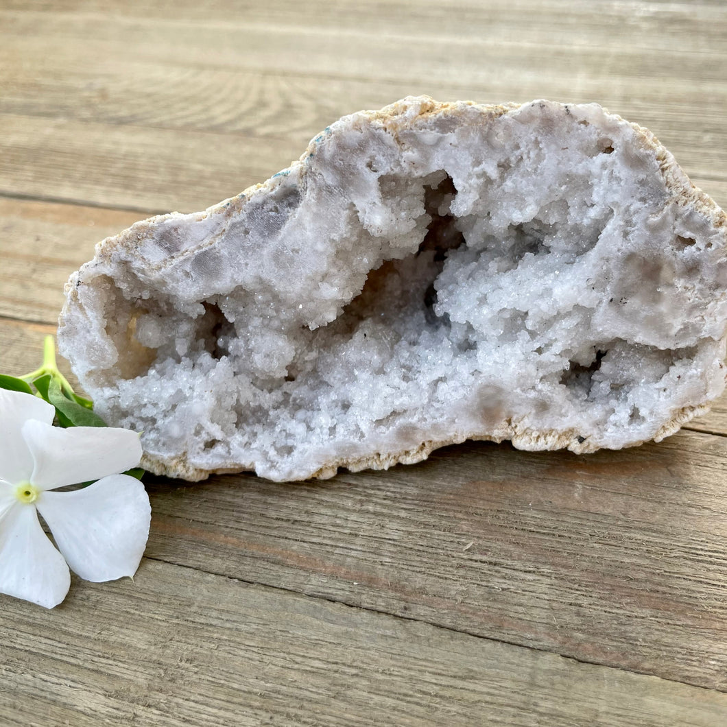 Sparkly Quartz Geode - Master Healer
